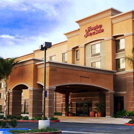 Hampton Inn & Suites Сийл Бийч Екстериор снимка