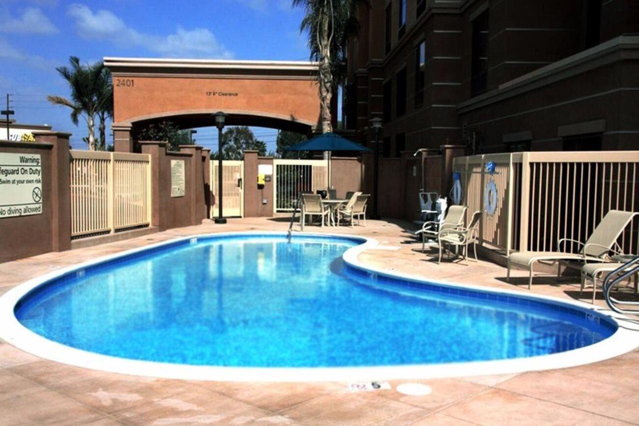 Hampton Inn & Suites Сийл Бийч Екстериор снимка