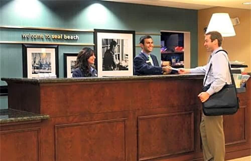 Hampton Inn & Suites Сийл Бийч Екстериор снимка