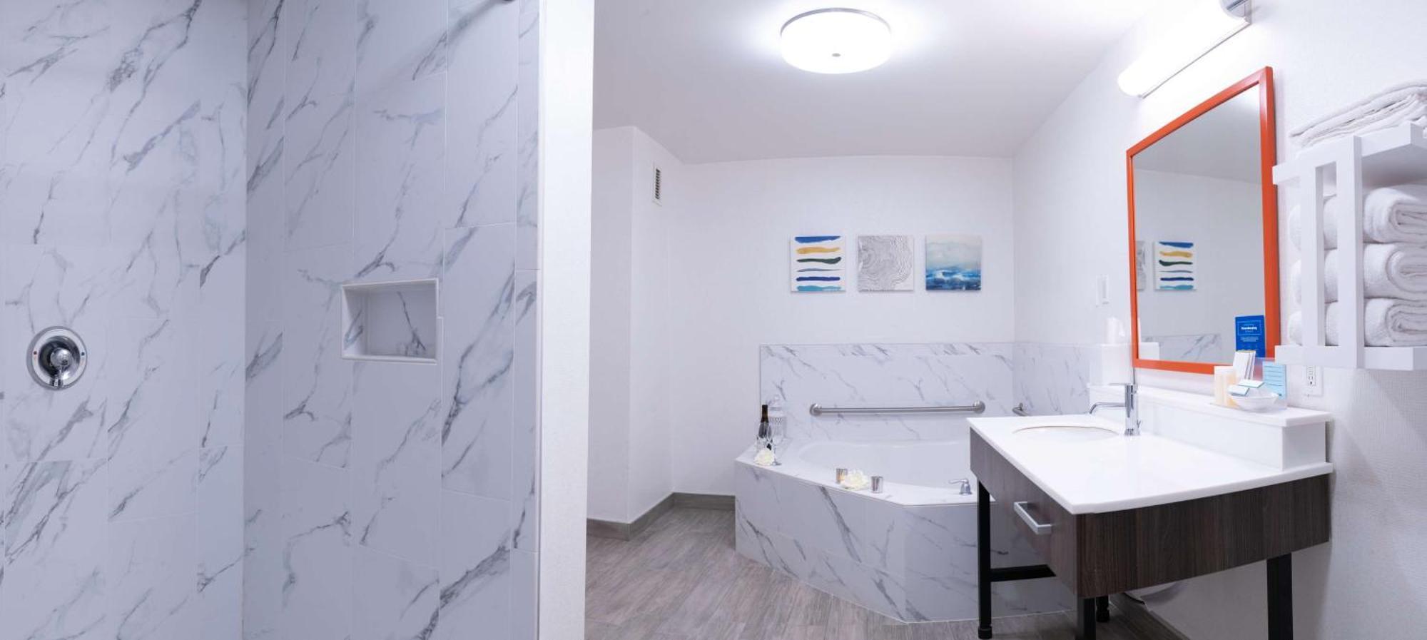 Hampton Inn & Suites Сийл Бийч Екстериор снимка