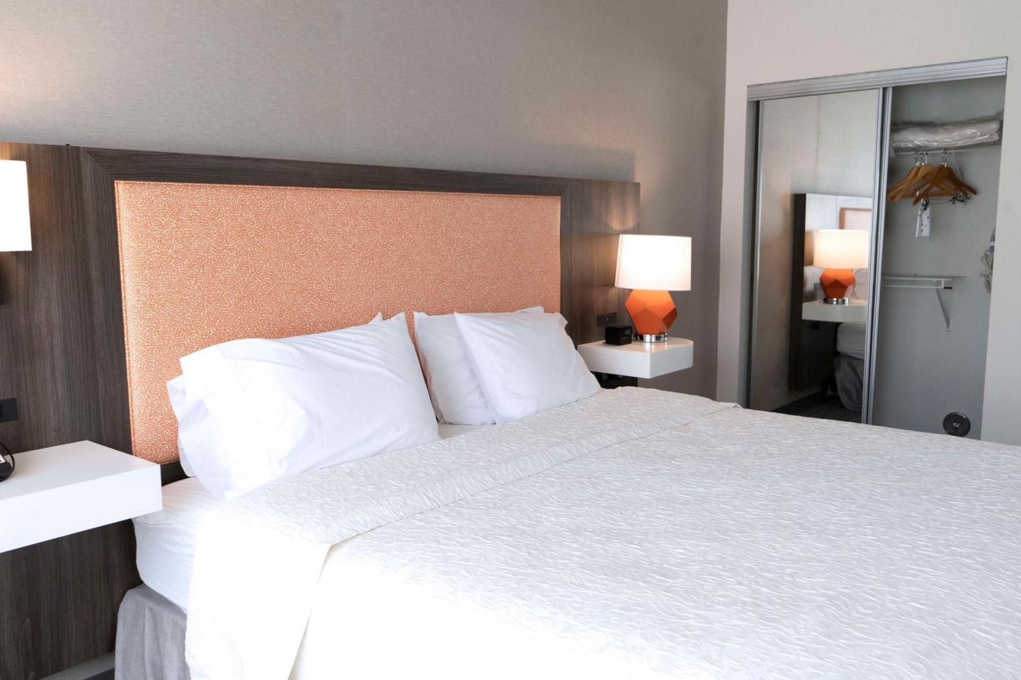 Hampton Inn & Suites Сийл Бийч Екстериор снимка
