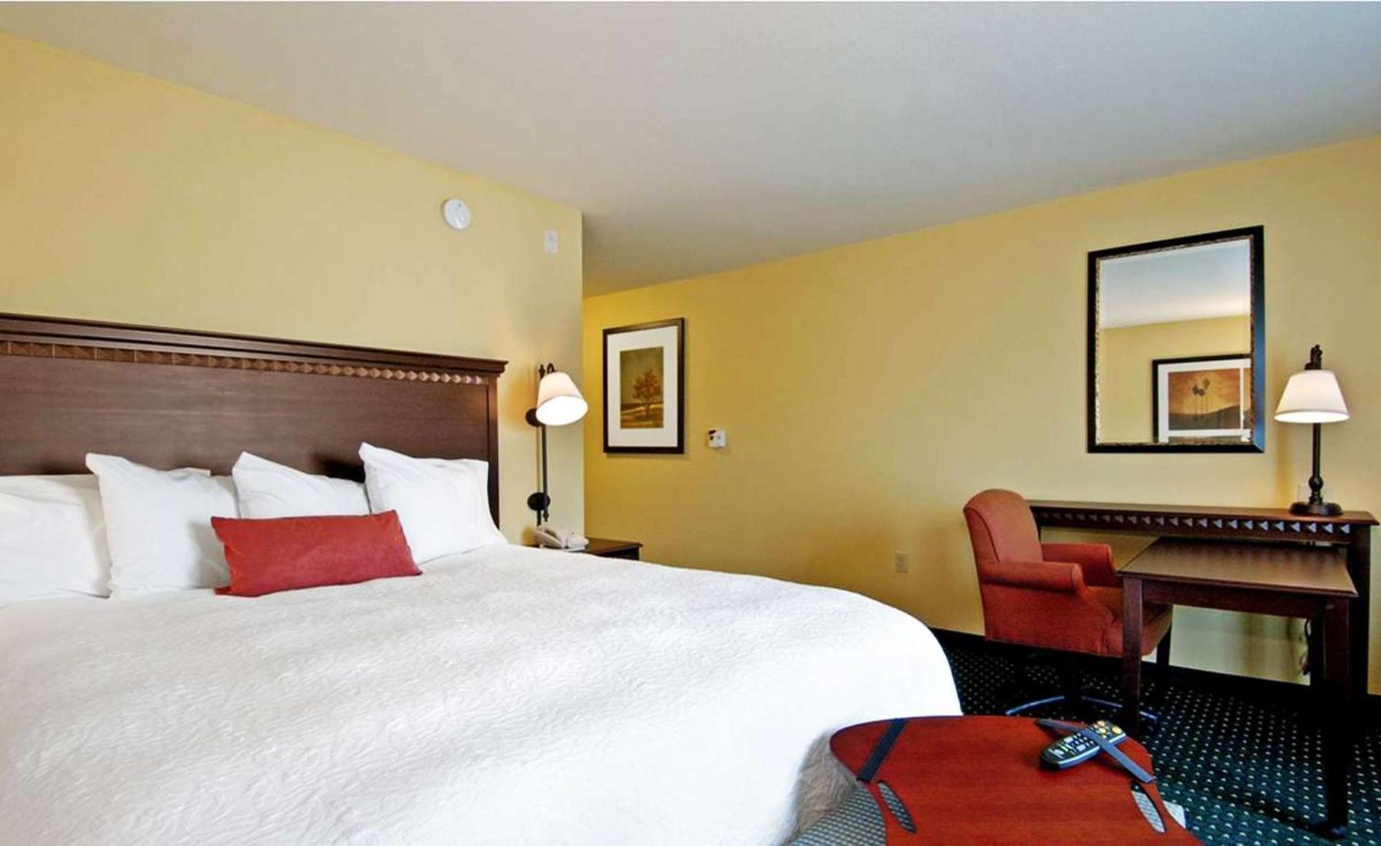 Hampton Inn & Suites Сийл Бийч Екстериор снимка