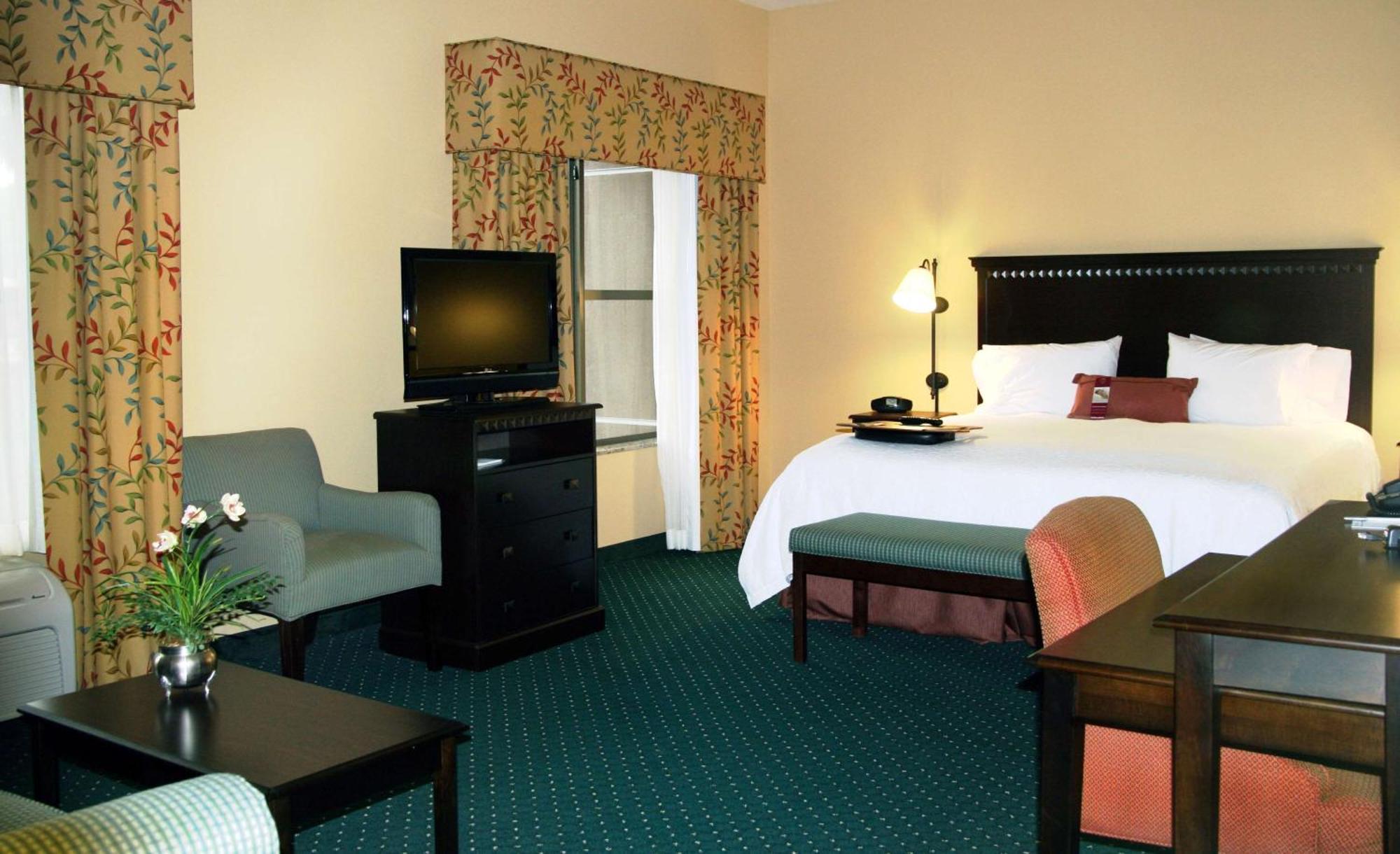 Hampton Inn & Suites Сийл Бийч Екстериор снимка