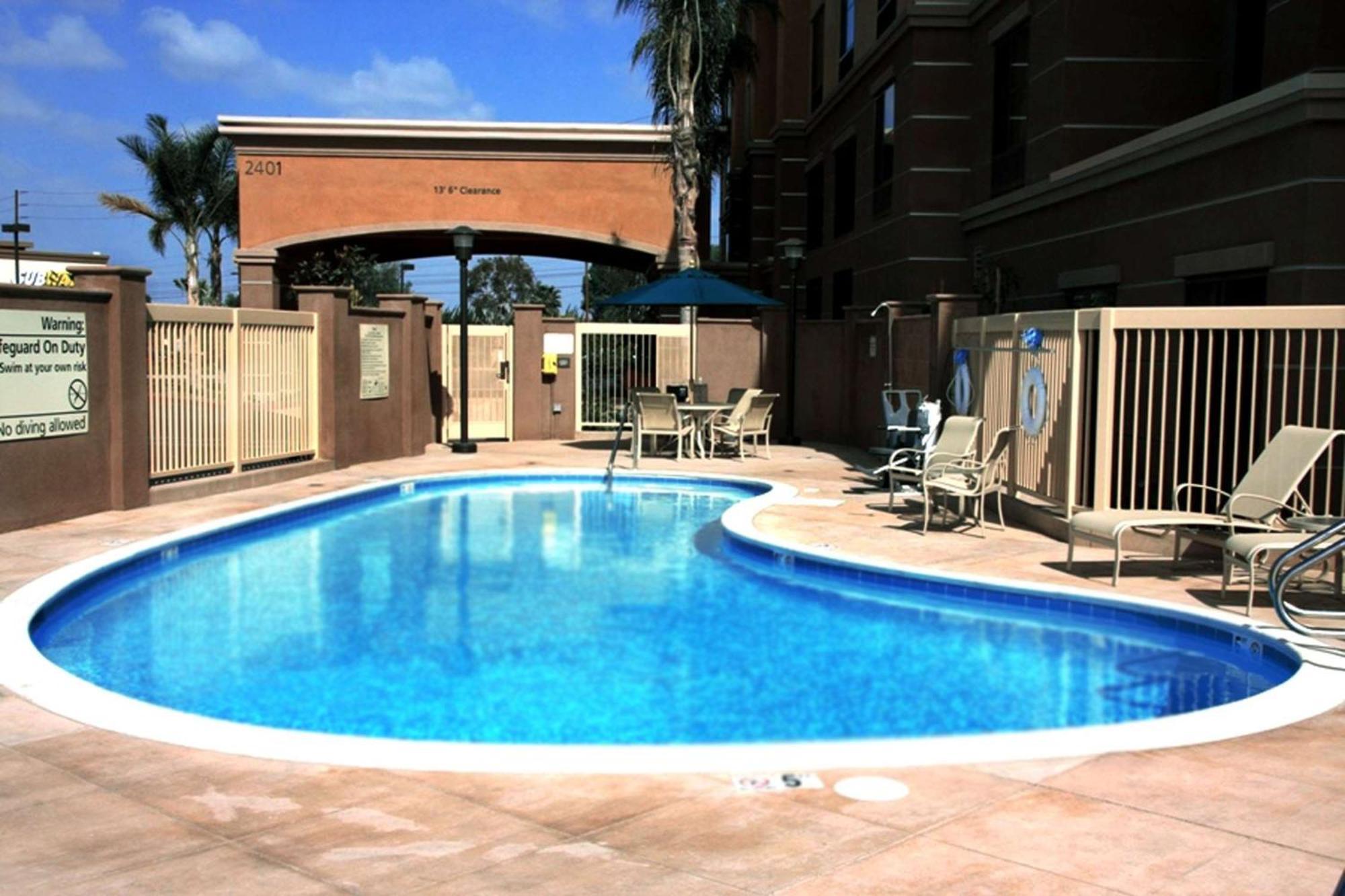 Hampton Inn & Suites Сийл Бийч Екстериор снимка