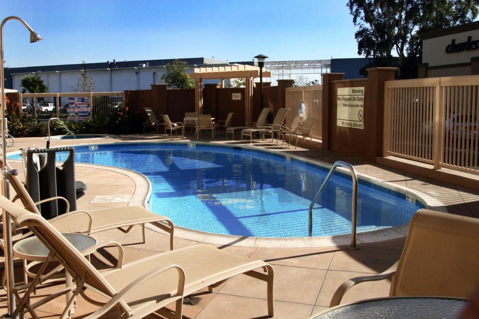 Hampton Inn & Suites Сийл Бийч Екстериор снимка