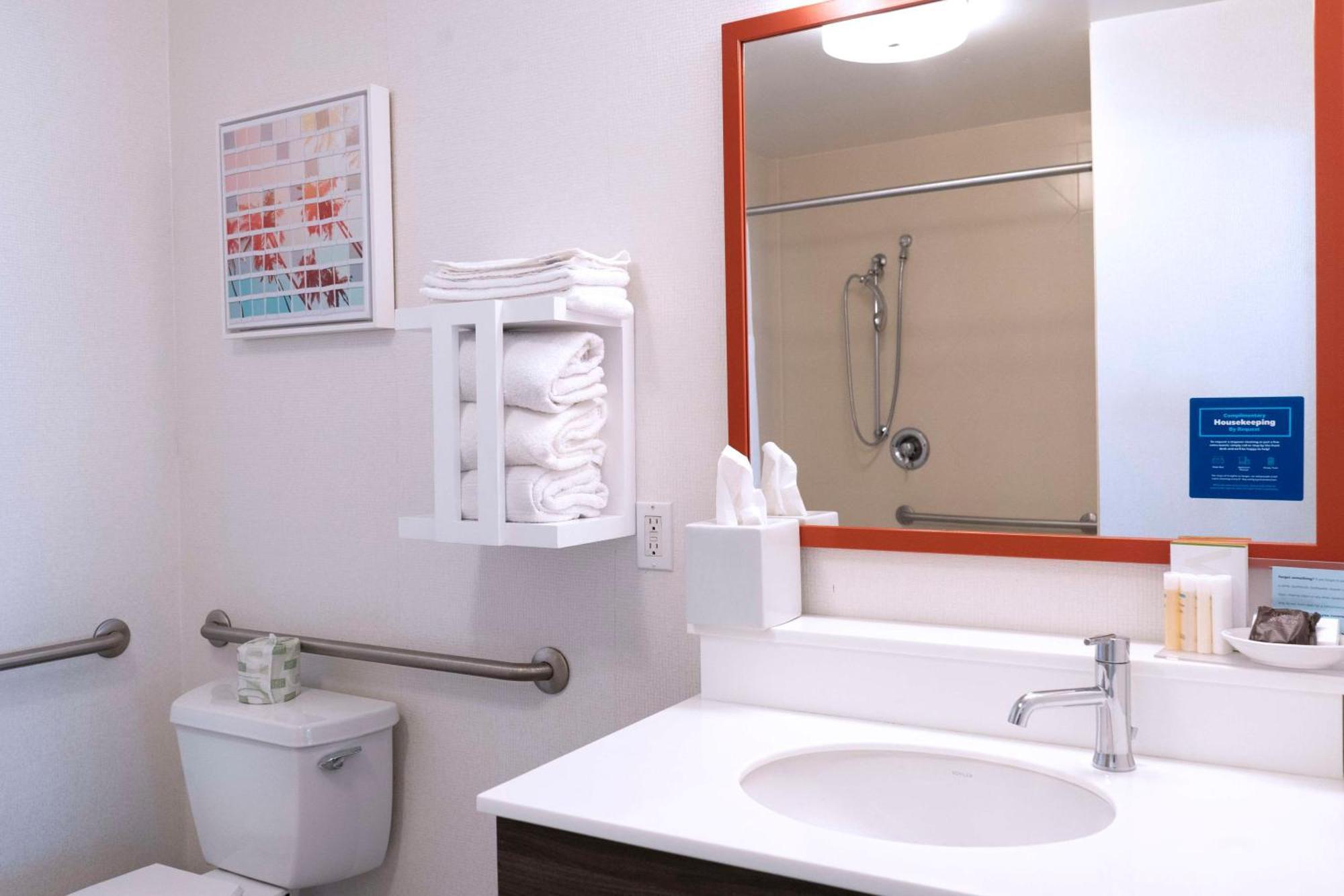Hampton Inn & Suites Сийл Бийч Екстериор снимка